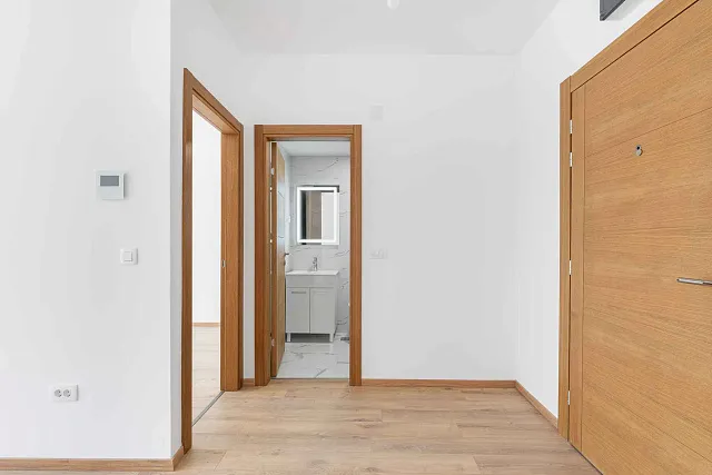 Zum Verkauf steht eine Einzimmerwohnung in Kamenovo, — photo 9